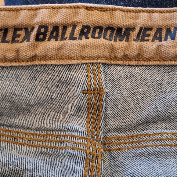 Duluth Trading Co Men's Flex Ballroom Jeans Relaxed Fit 44x30 Excellent - Picture 3 of 5